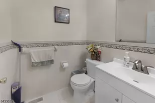 158 Autumn Ridge Rd, Parsippany, NJ 07950 - Photo 17