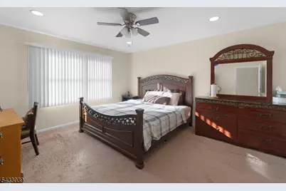 158 Autumn Ridge Rd, Parsippany, NJ 07950 - Photo 23