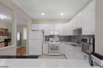 158 Autumn Ridge Rd, Parsippany, NJ 07950 - Photo 3