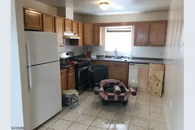 76 Port Ave #2, Elizabeth, NJ 07206 - Photo 3
