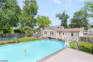 15 Volker Ln, Livingston, NJ 07039 - Photo 9