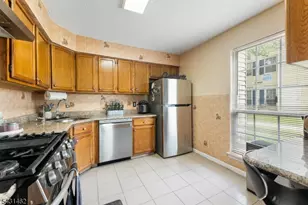 193 Columbus Dr, Franklin Township, NJ 08823 - Photo 13