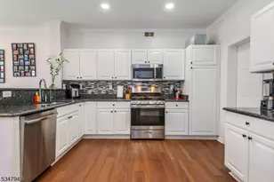 28 George Russell Way, Clifton, NJ 07013 - Photo 7