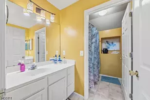 10 Julie Ct, Franklin Township, NJ 08873 - Photo 37