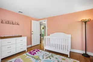 30 Sherbrooke Pkwy, Livingston, NJ 07039 - Photo 11