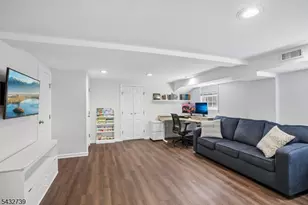 30 Sherbrooke Pkwy, Livingston, NJ 07039 - Photo 19