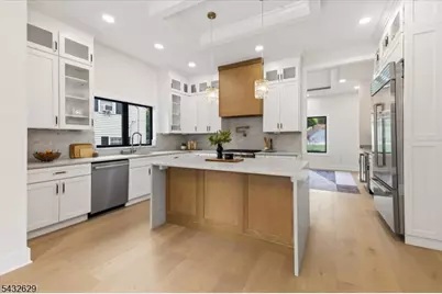 29 Sycamore Ave, Livingston, NJ 07039 - Photo 15