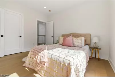 29 Sycamore Ave, Livingston, NJ 07039 - Photo 33