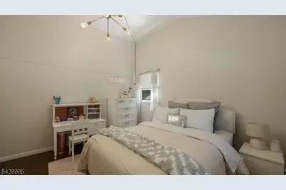 47 Miliken Rd, Woodbridge Township, NJ 07067 - Photo 17