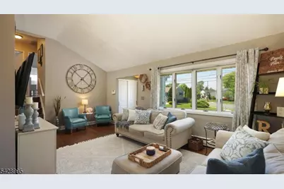 47 Miliken Rd, Woodbridge Township, NJ 07067 - Photo 7