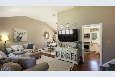 47 Miliken Rd, Woodbridge Township, NJ 07067 - Photo 5