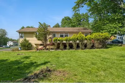 12 Clover Ct, Cedar Grove, NJ 07009 - Photo 3