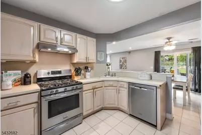 9 Fox Chase Road, Jefferson Township, NJ 07438 - Photo 13
