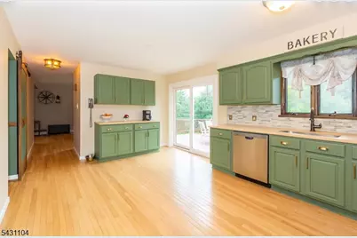 6 Madoc Trl, Jefferson Township, NJ 07438 - Photo 3