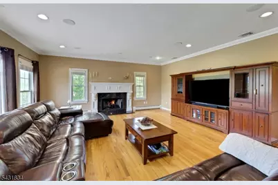 8 Buena Vista Dr, Ringwood, NJ 07456 - Photo 13