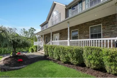8 Buena Vista Dr, Ringwood, NJ 07456 - Photo 3