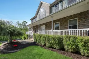 8 Buena Vista Dr, Ringwood, NJ 07456 - Photo 3