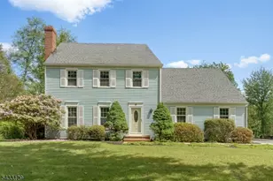27 Tall Cedar Ct, Montgomery Township, NJ 08502 - Photo 3