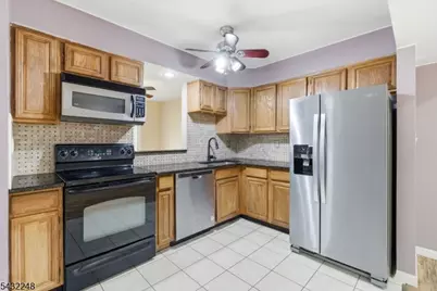 38 Cherrywood Dr, Franklin Township, NJ 08873 - Photo 5