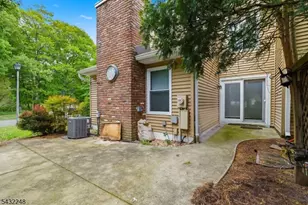 38 Cherrywood Dr, Franklin Township, NJ 08873 - Photo 15