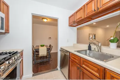 72 Cherry St, Jersey City, NJ 07305 - Photo 3