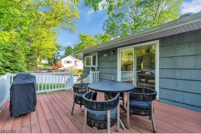 46 Rafkind Rd, Bloomingdale, NJ 07403 - Photo 35