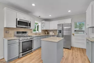 46 Rafkind Rd, Bloomingdale, NJ 07403 - Photo 7
