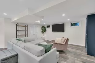 46 Rafkind Rd, Bloomingdale, NJ 07403 - Photo 27