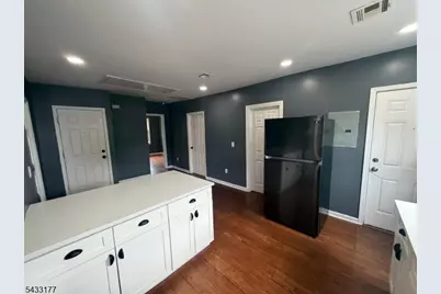 166 Renner Ave #3, Newark, NJ 07112 - Photo 5