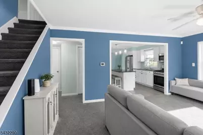 29 Central Ave, Pompton Lakes, NJ 07442 - Photo 9