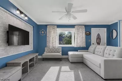 29 Central Ave, Pompton Lakes, NJ 07442 - Photo 3