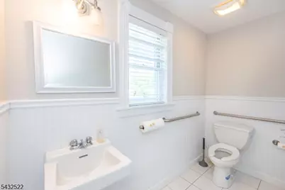 772 Union Blvd, Totowa, NJ 07512 - Photo 25