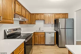 34 Alexandria Way, Bernards Township, NJ 07920 - Photo 3