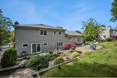 17 Stonewall Dr, Livingston, NJ 07039 - Photo 25