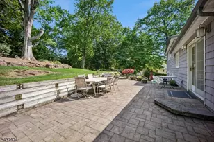 17 Stonewall Dr, Livingston, NJ 07039 - Photo 27