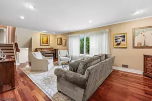 17 Stonewall Dr, Livingston, NJ 07039 - Photo 5