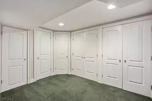 17 Stonewall Dr, Livingston, NJ 07039 - Photo 23