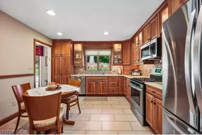 17 Stonewall Dr, Livingston, NJ 07039 - Photo 11