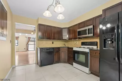 6001 N Oaks Blvd #6001, North Brunswick Township, NJ 08902 - Photo 9