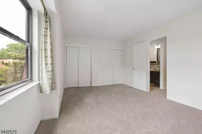 6001 N Oaks Blvd #6001, North Brunswick Township, NJ 08902 - Photo 17