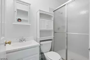 6001 N Oaks Blvd, North Brunswick Township, NJ 08902 - Photo 15
