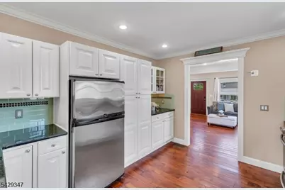 203 Jasinski Ave, Manville, NJ 08835 - Photo 9