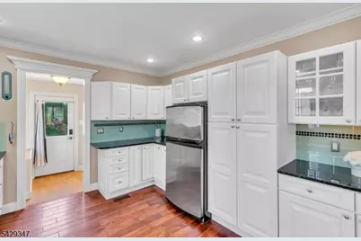 203 Jasinski Ave, Manville, NJ 08835 - Photo 11