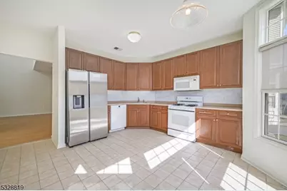 103 Crown Ct, Livingston, NJ 07039 - Photo 5