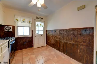 33 S Valley Rd, Lincoln Park, NJ 07035 - Photo 9