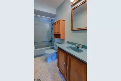 33 S Valley Rd, Lincoln Park, NJ 07035 - Photo 17