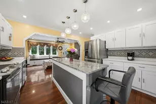 52 Barbara Dr, Pompton Lakes, NJ 07442 - Photo 9