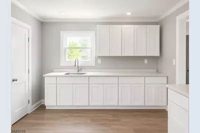 18 Girard Ave, East Orange, NJ 07017 - Photo 5
