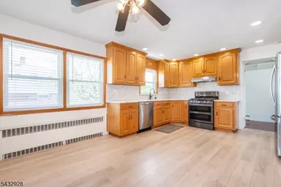 238 Westminster Pl, Lodi, NJ 07644 - Photo 9