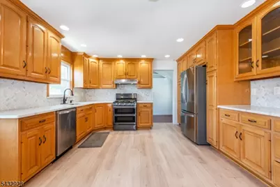 238 Westminster Pl, Lodi, NJ 07644 - Photo 7